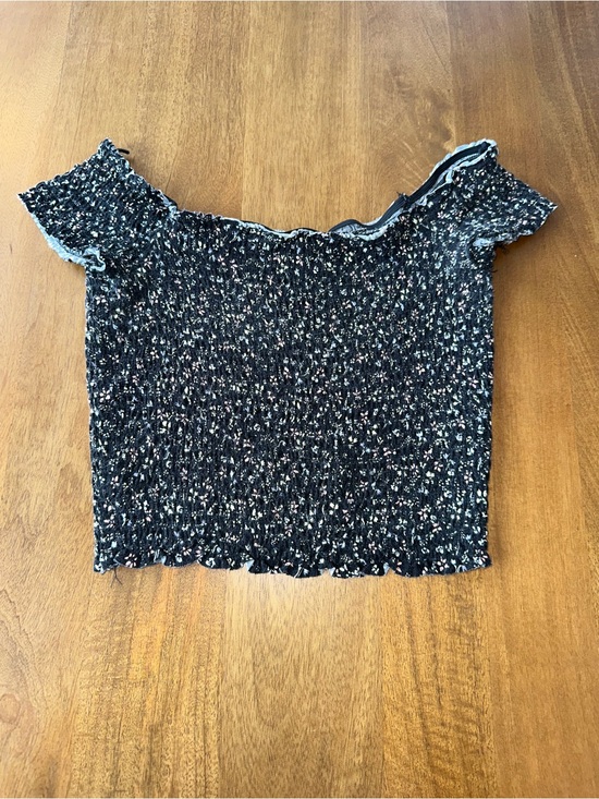 Garage Tops - Smocked Off-Shoulder Crop Top in Black Floral - Garage